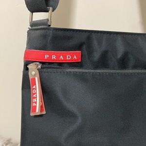 Cross body black nylon bag